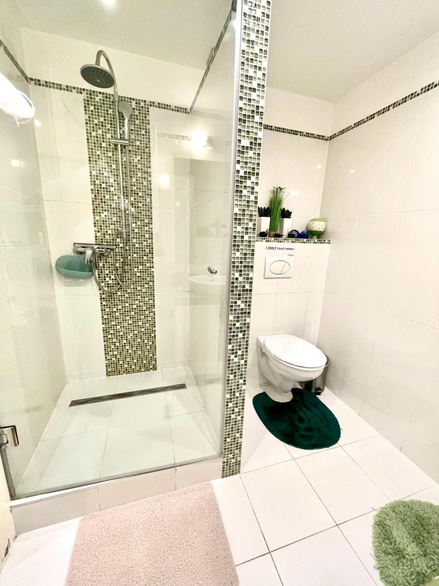 Green Pearl Apartment At St Stephen' S Basilica ブダペスト エクステリア 写真