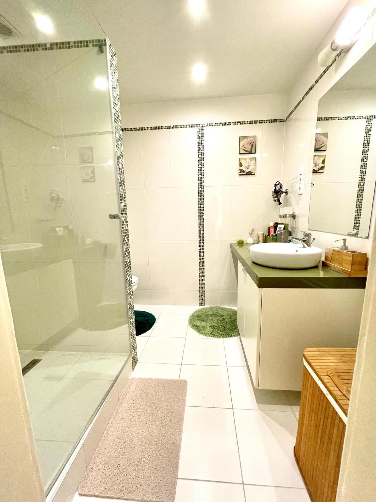Green Pearl Apartment At St Stephen' S Basilica ブダペスト エクステリア 写真