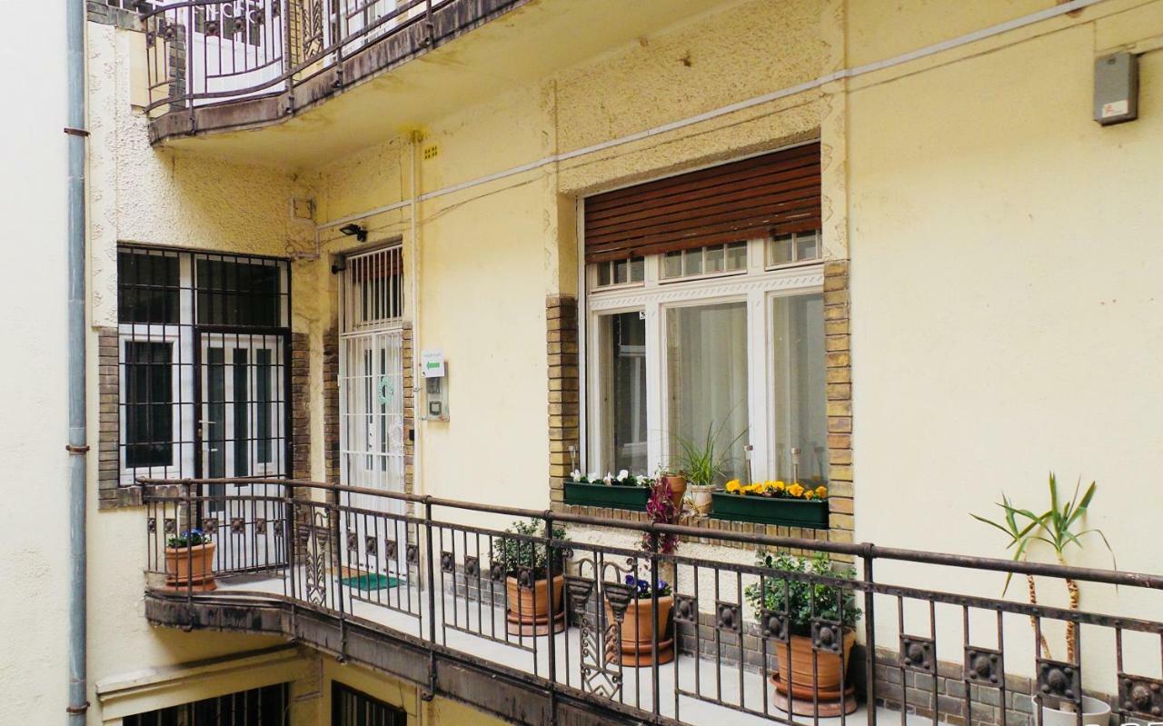 Green Pearl Apartment At St Stephen' S Basilica ブダペスト エクステリア 写真
