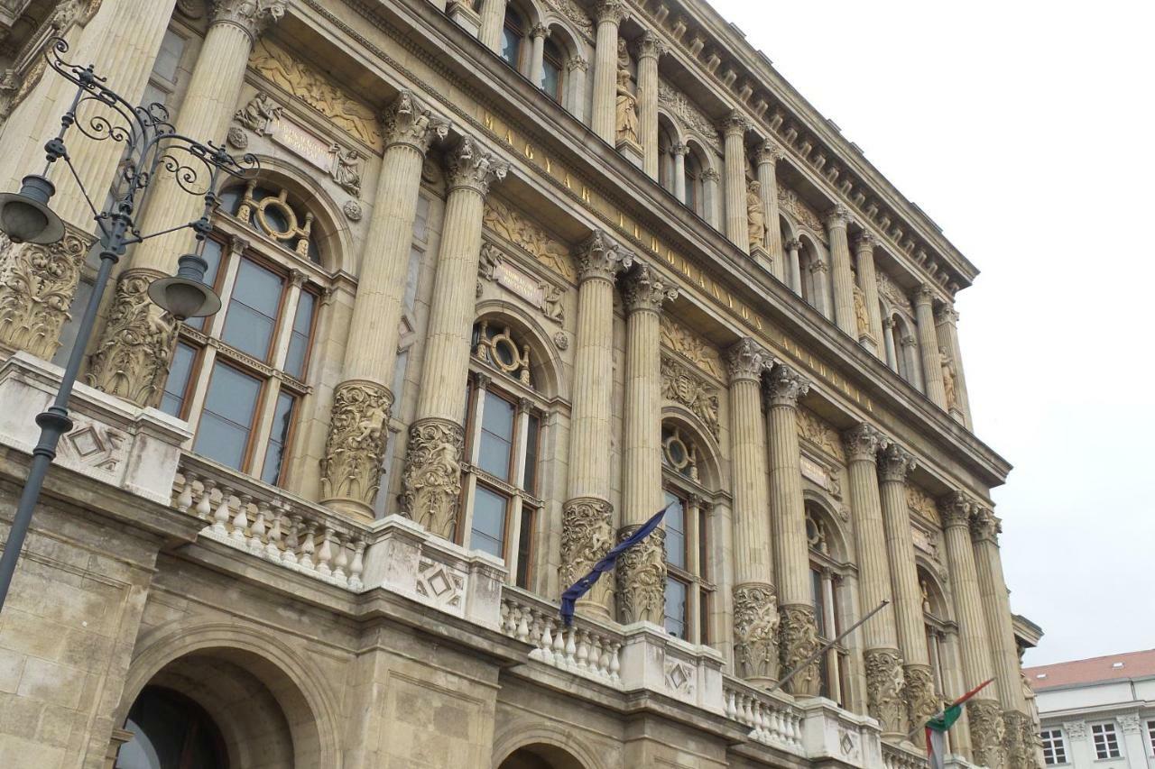Green Pearl Apartment At St Stephen' S Basilica ブダペスト エクステリア 写真